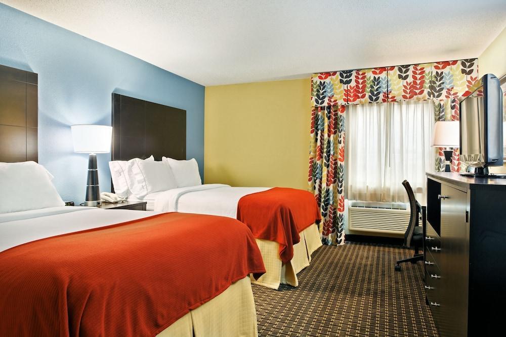 Holiday Inn Express Hotel Fort Campbell-Oak Grove By Ihg Esterno foto