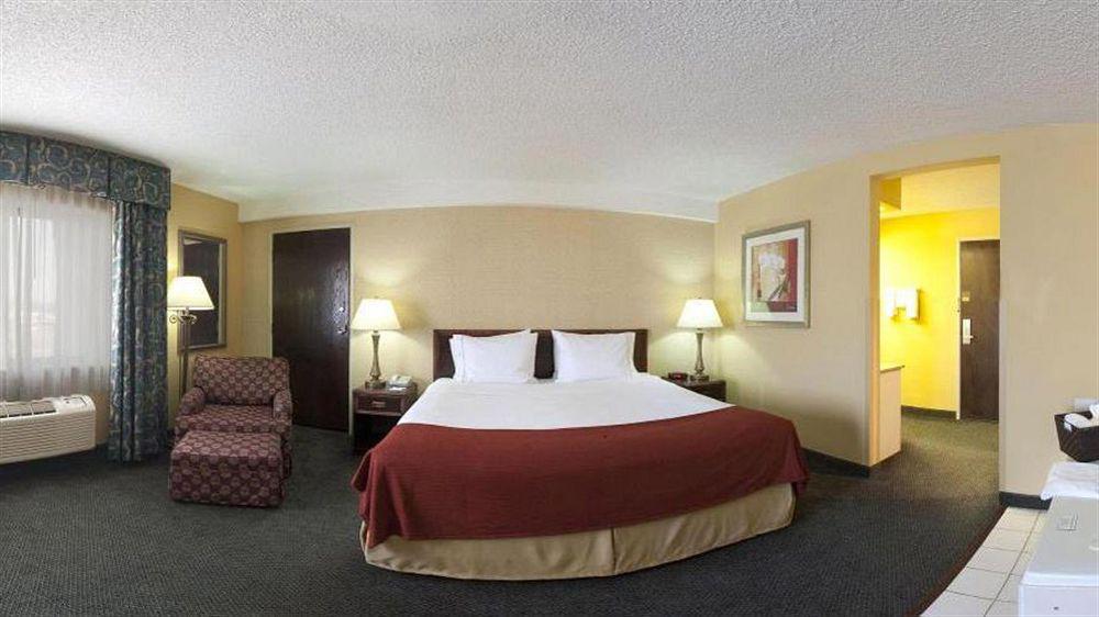 Holiday Inn Express Hotel Fort Campbell-Oak Grove By Ihg Esterno foto