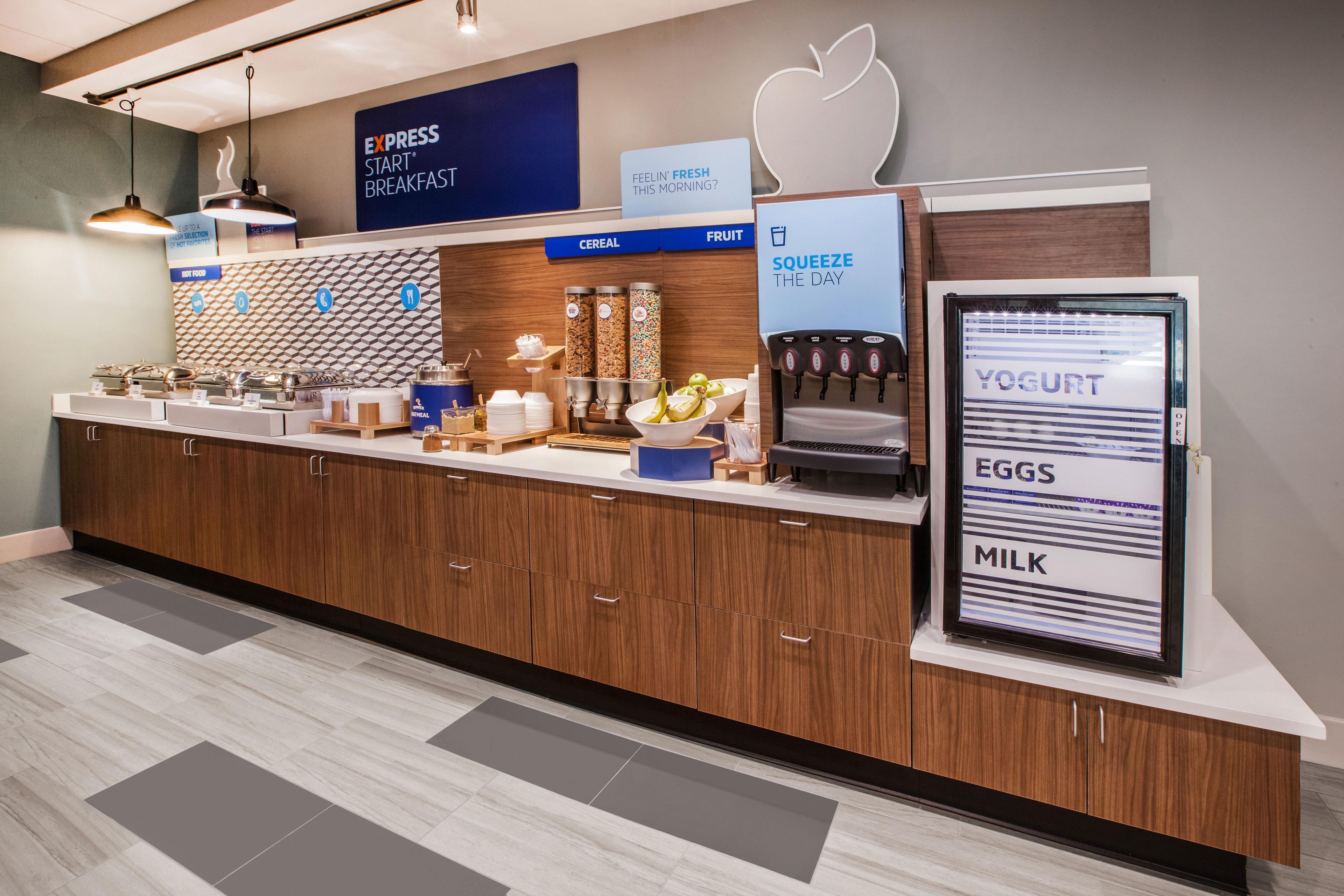 Holiday Inn Express Hotel Fort Campbell-Oak Grove By Ihg Esterno foto