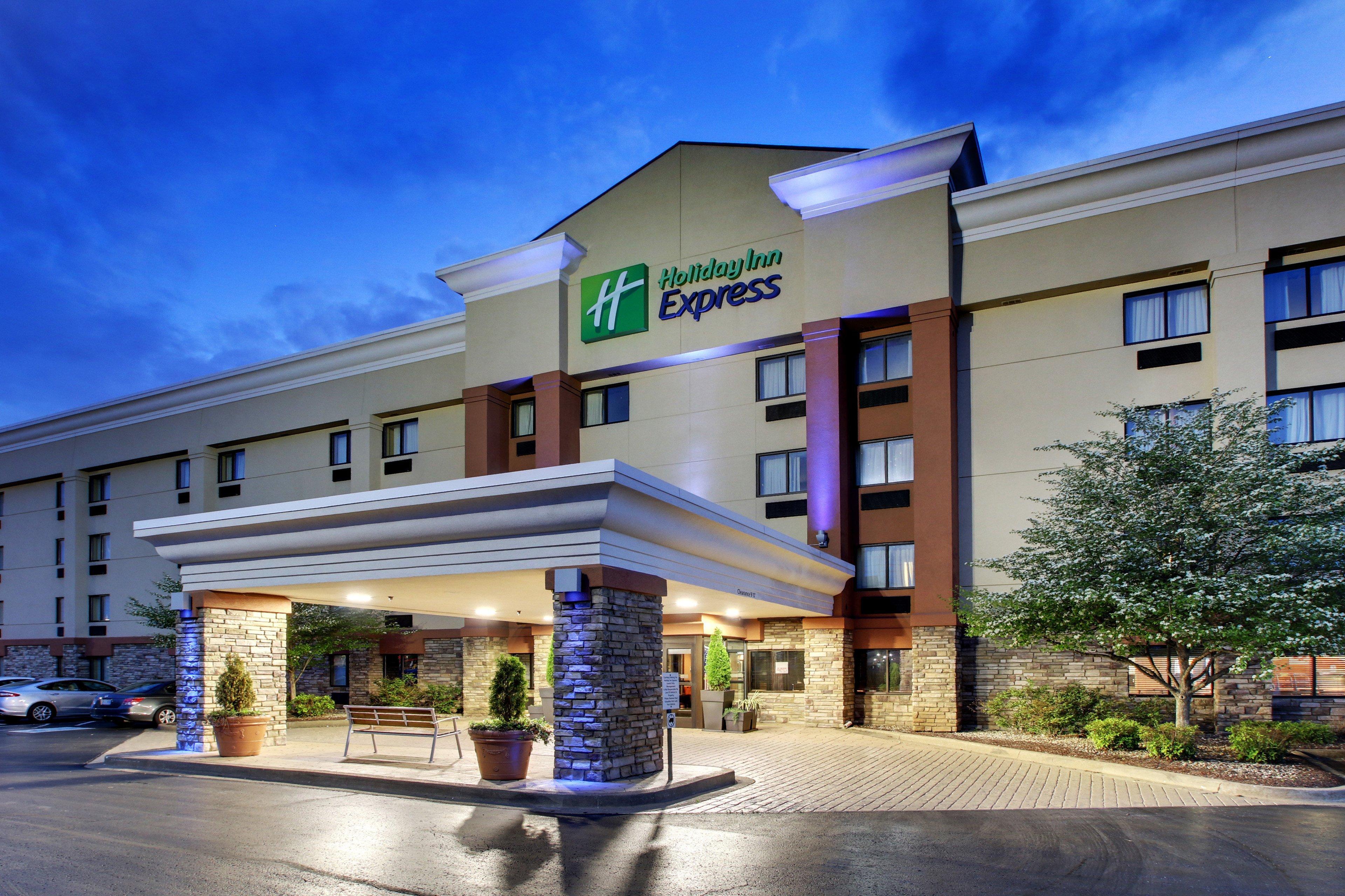 Holiday Inn Express Hotel Fort Campbell-Oak Grove By Ihg Esterno foto