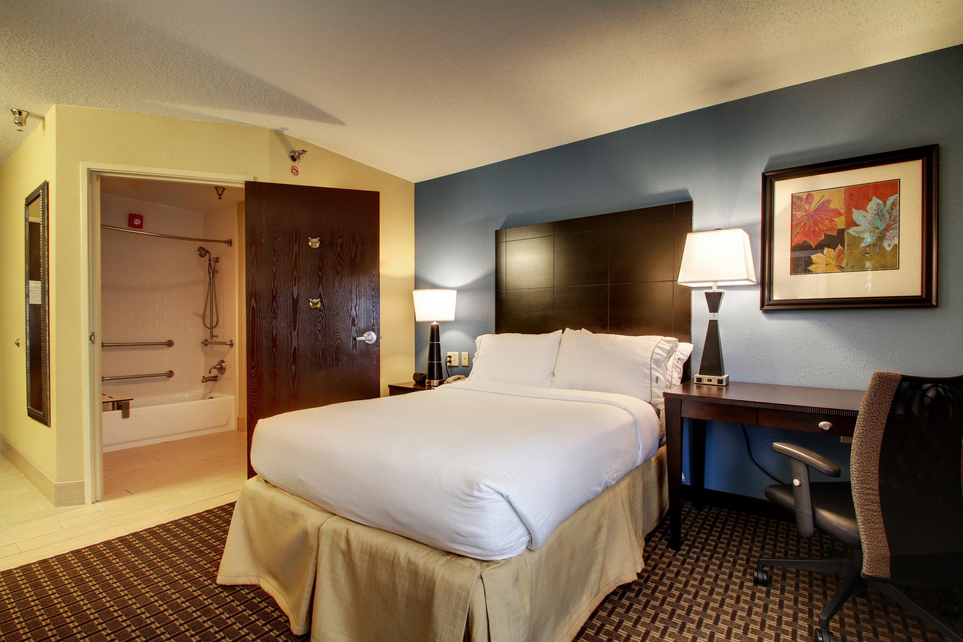 Holiday Inn Express Hotel Fort Campbell-Oak Grove By Ihg Esterno foto